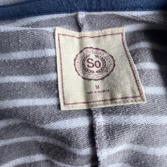 SO gray &white striped casual blazer, size medium, no buttons - Picture 4 of 5